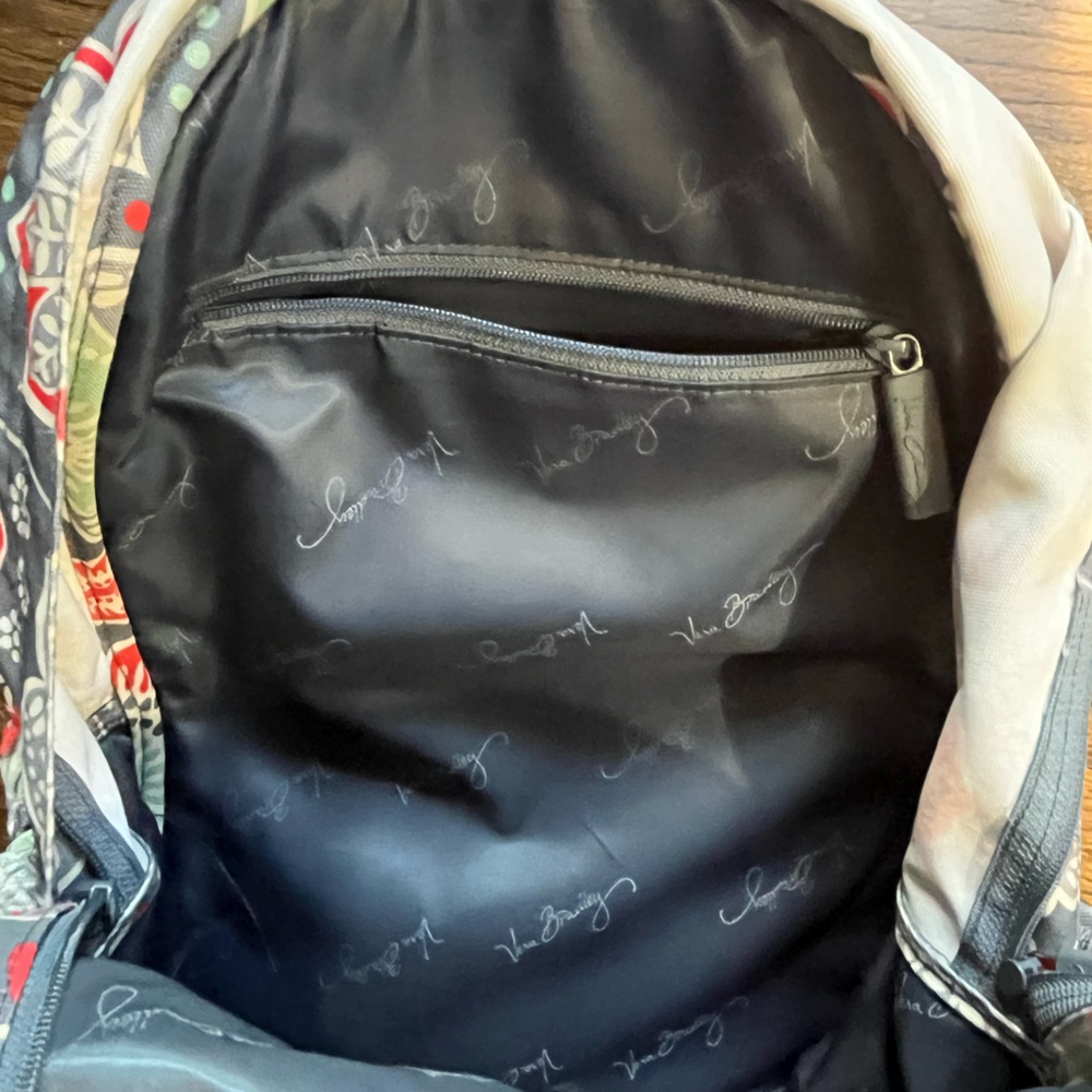 Vera Bradley Lighten Up Backpack in RETIRED Nomadic Floral - Picture 6 of 7
